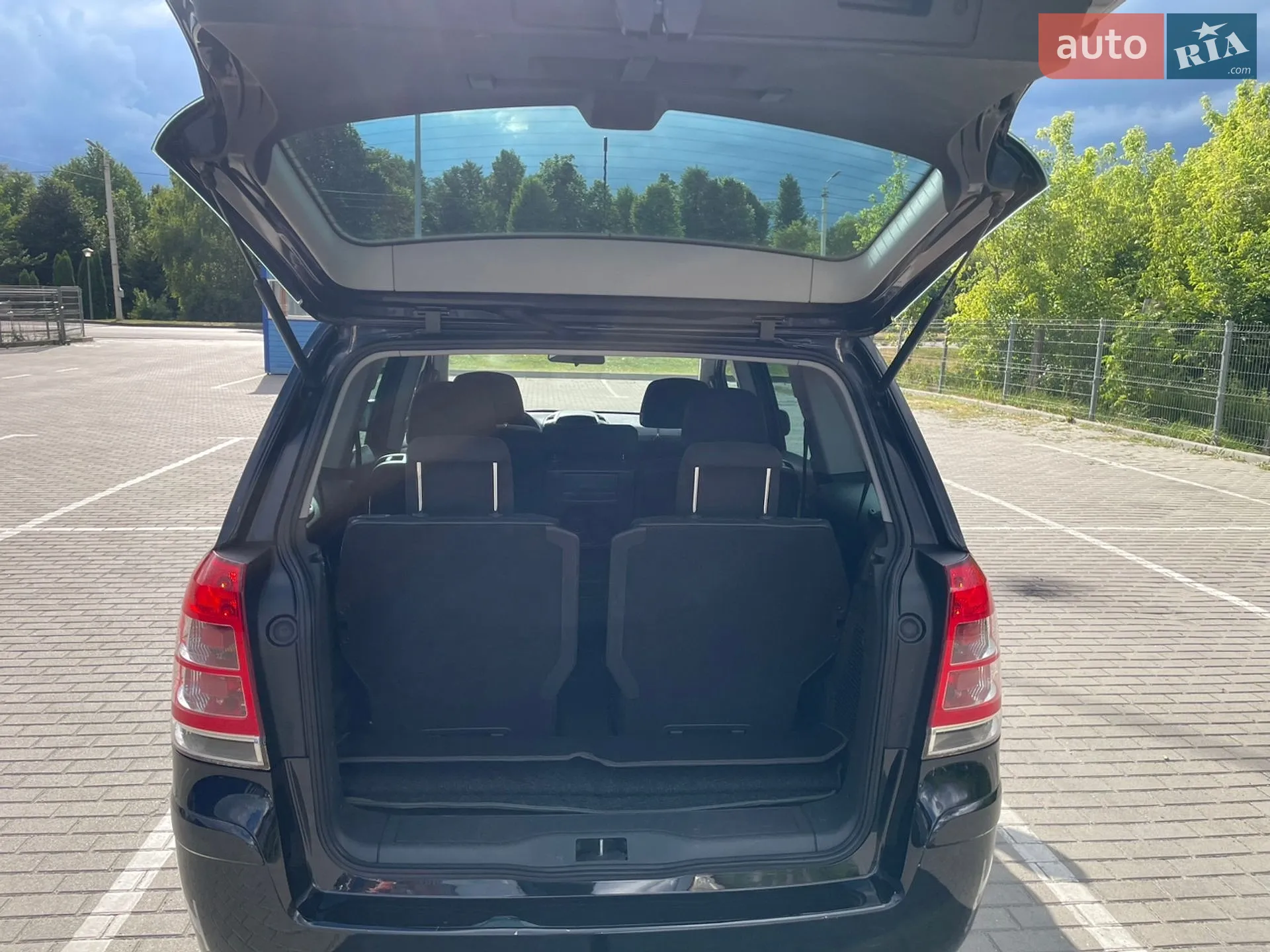 2010 Opel Zafira - мініатюра 16