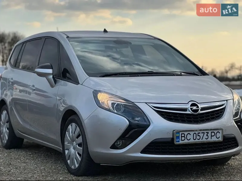 Opel Zafira 2015