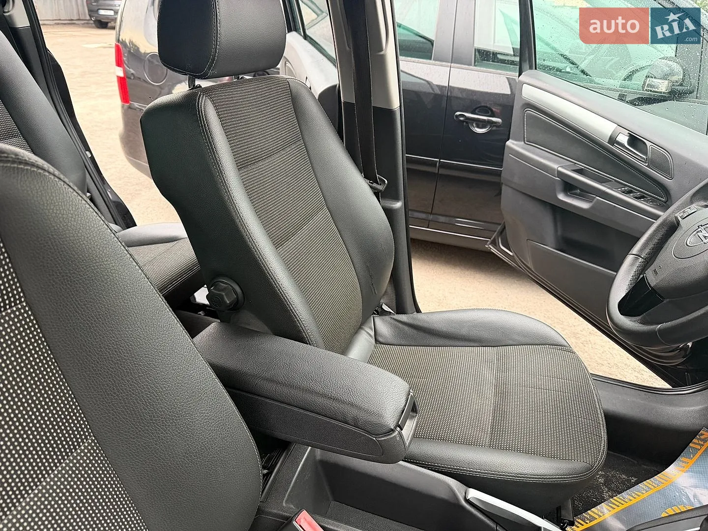 2010 Opel Zafira - мініатюра 12
