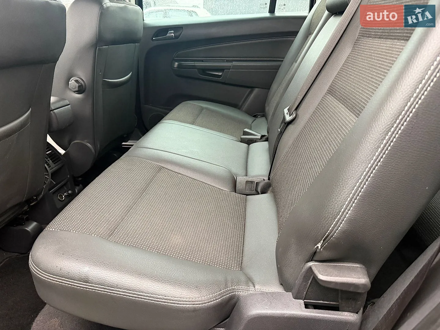 2010 Opel Zafira - мініатюра 21