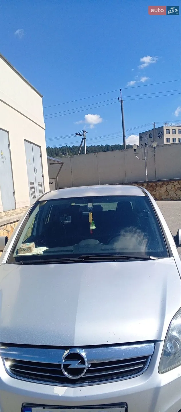2010 Opel Zafira - фото 1