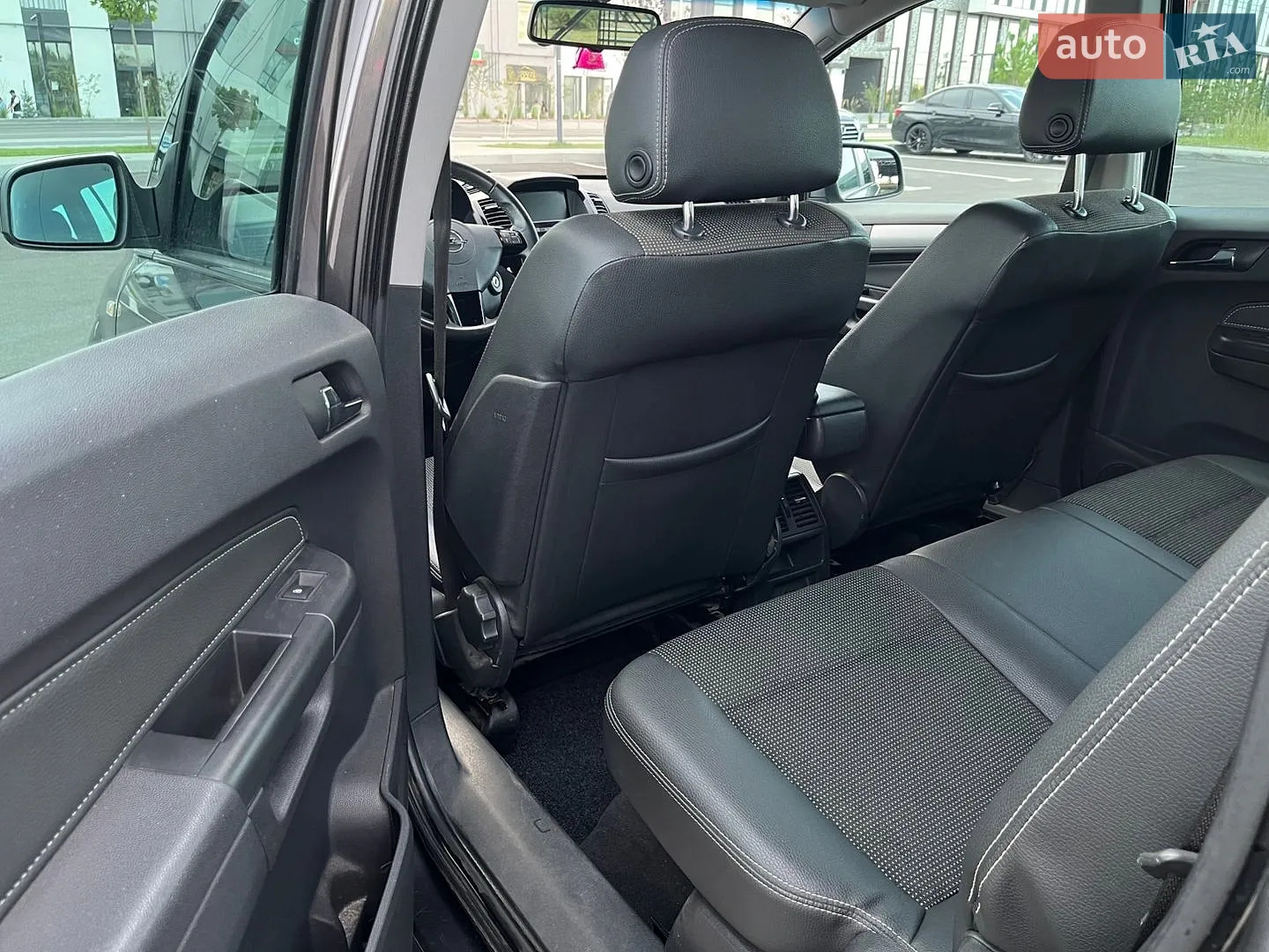 2010 Opel Zafira - мініатюра 12