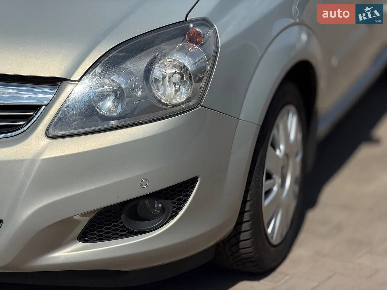 2010 Opel Zafira - мініатюра 2