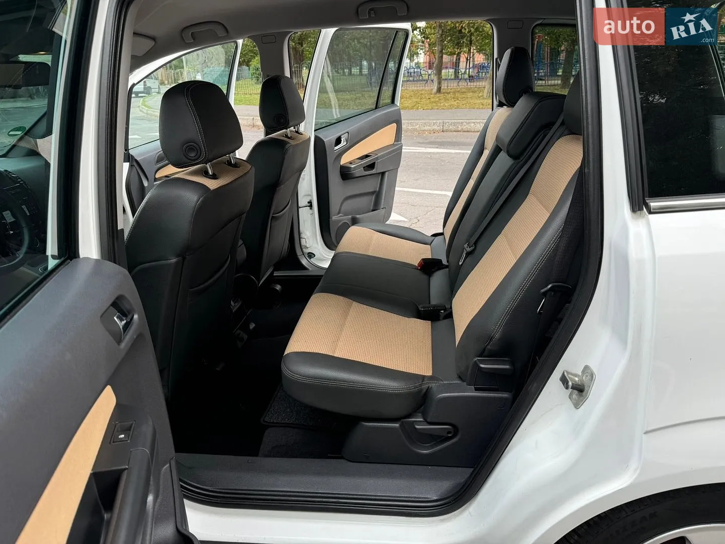 2010 Opel Zafira - мініатюра 39