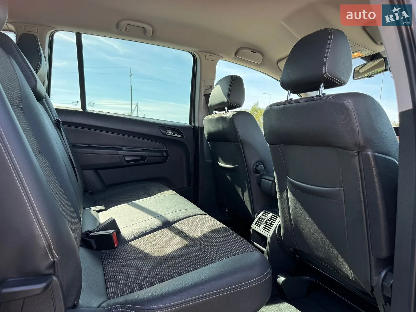 2011 Opel Zafira - мініатюра 64