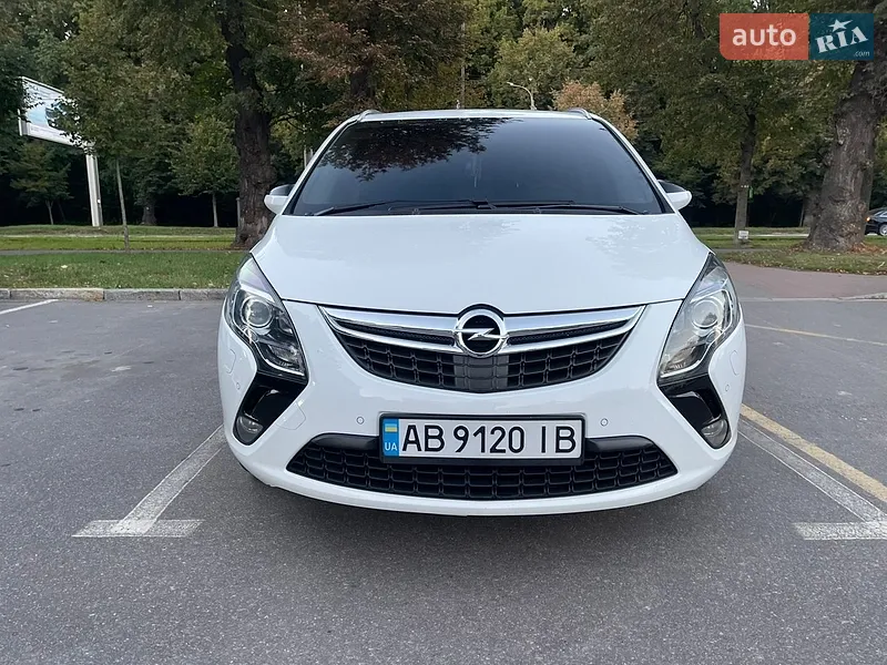 Opel Zafira 2015