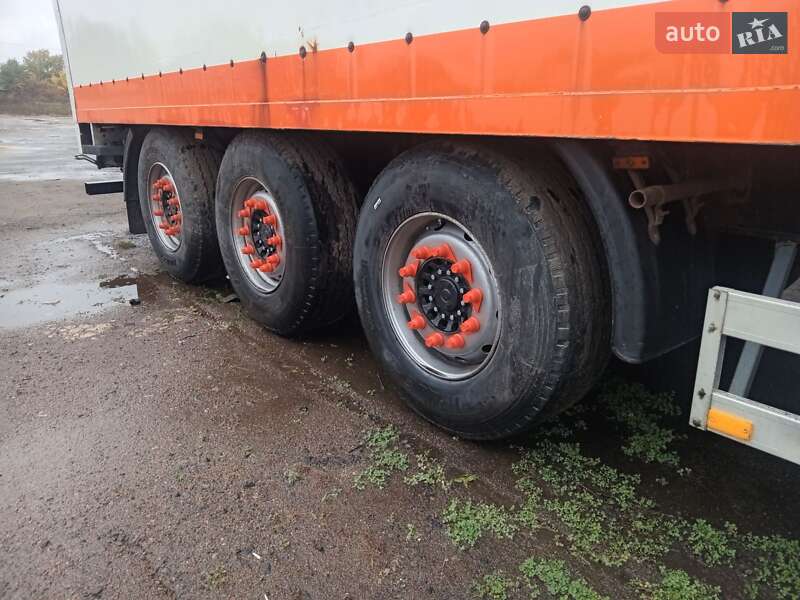 Зерновоз - полуприцеп Pacton T3001 2002 в Маньковке