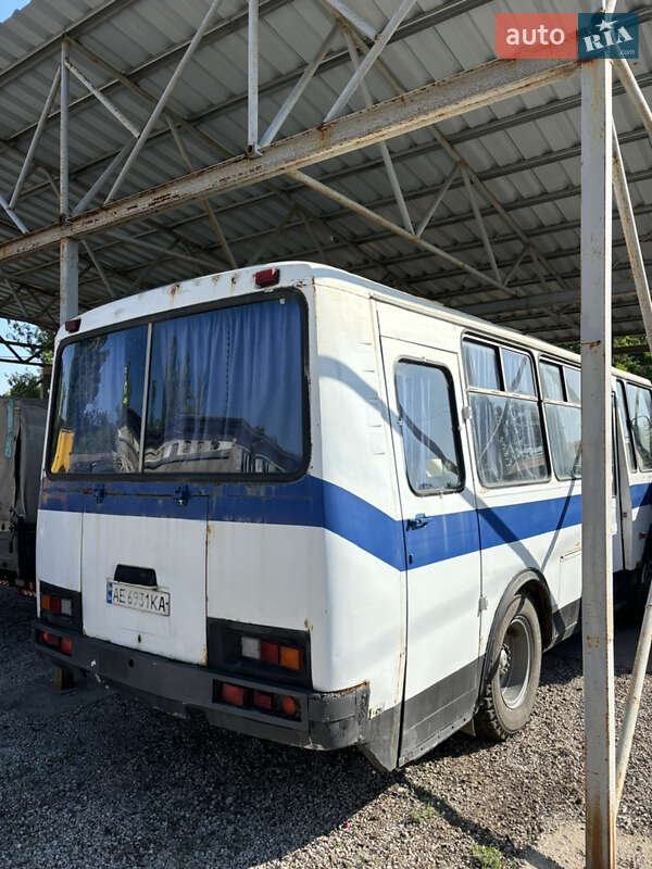 Пригородный автобус ПАЗ 32053 2004 в Кривом Роге