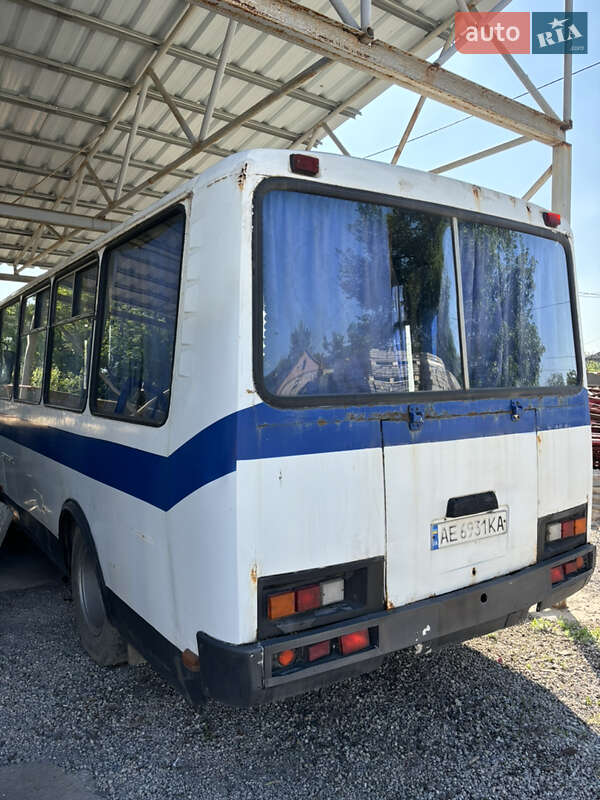 Пригородный автобус ПАЗ 32053 2004 в Кривом Роге