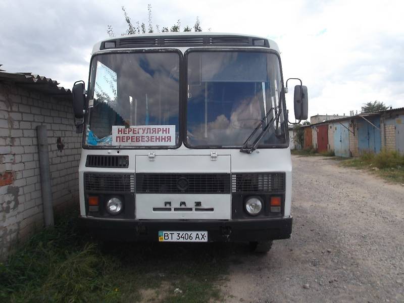 Пригородный автобус ПАЗ 3205 2002 в Новой Каховке