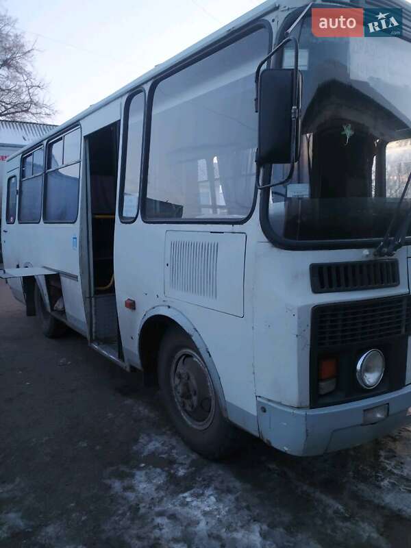 Міський автобус ПАЗ 3205 2004 в Драбіву