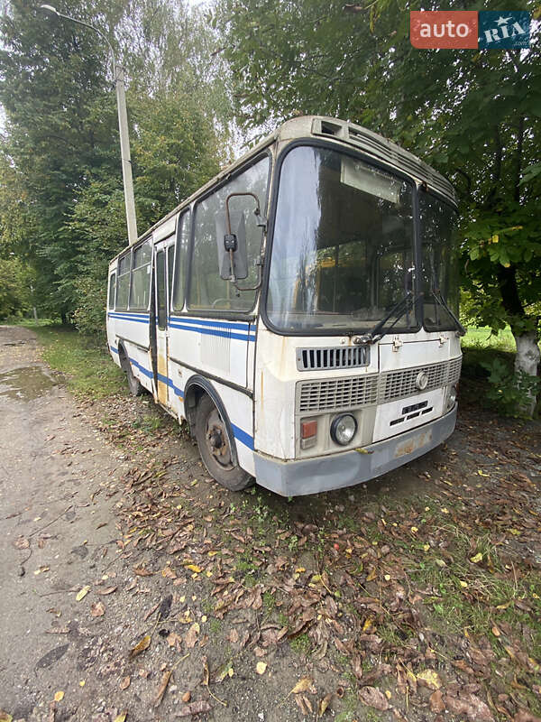 Міський автобус ПАЗ 3205 2008 в Здолбуніві