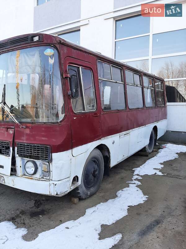 Пригородный автобус ПАЗ 3205 1991 в Хмельницком