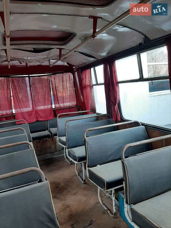 Приміський автобус ПАЗ 3205 1991 в Хмельницькому