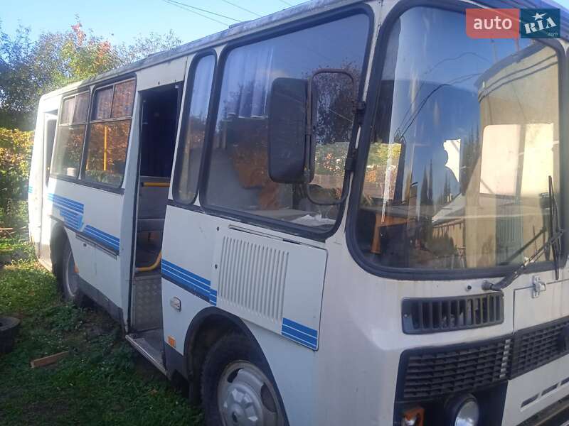 Пригородный автобус ПАЗ 3205 2004 в Народичах