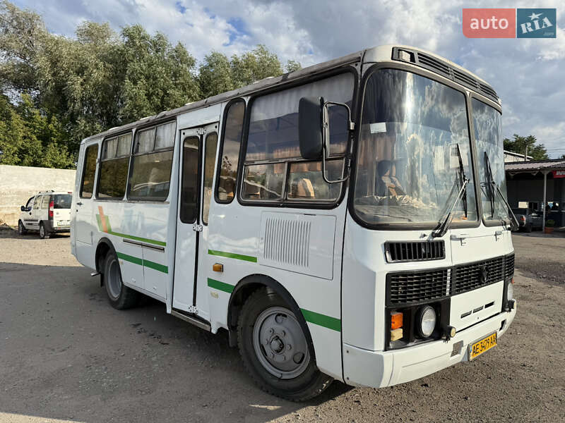 Міський автобус ПАЗ 3205 1990 в Кам'янському