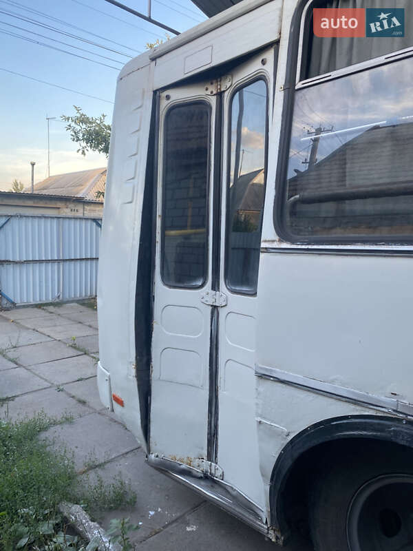 Городской автобус ПАЗ 3205 2006 в Кривом Роге