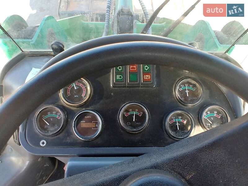 Фронтальный погрузчик PetroNick 936 2014 в Львове