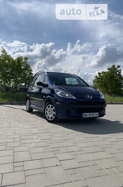 Микровэн Peugeot 1007 2008 в Здолбунове