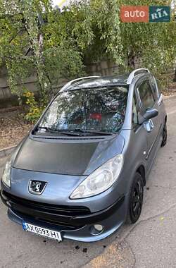 Микровэн Peugeot 1007 2005 в 