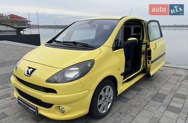 Микровэн Peugeot 1007 2005 в 