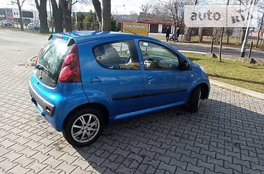 Хетчбек Peugeot 107 2013 в 