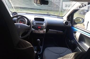 Хетчбек Peugeot 107 2013 в 