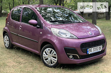 Хетчбек Peugeot 107 2012 в 