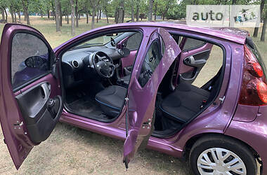 Хетчбек Peugeot 107 2012 в 