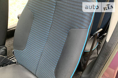 Хетчбек Peugeot 107 2012 в 