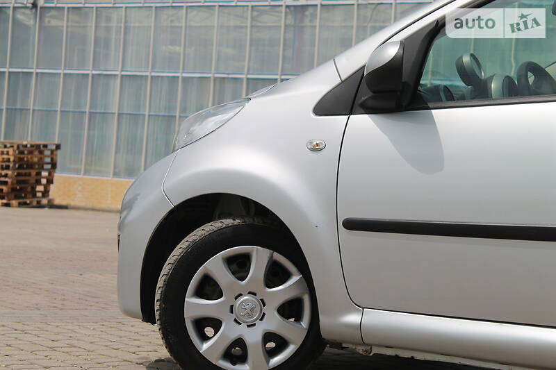 Хетчбек Peugeot 107 2011 в Дрогобичі