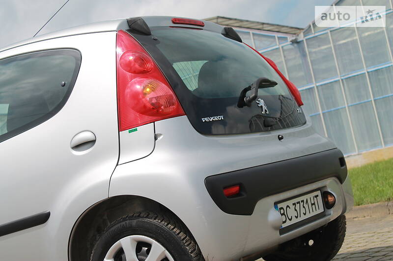 Хетчбек Peugeot 107 2011 в Дрогобичі