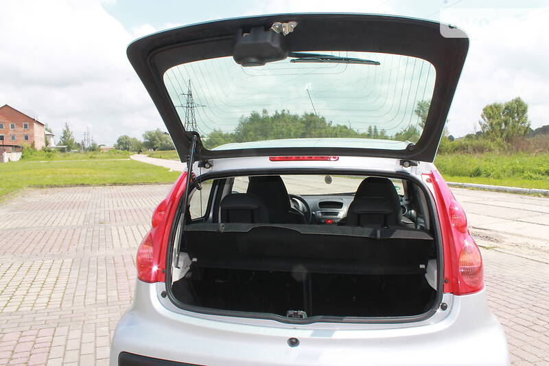 Хетчбек Peugeot 107 2011 в Дрогобичі