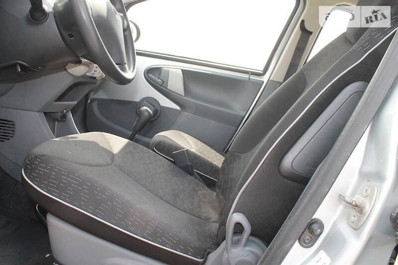 Хетчбек Peugeot 107 2011 в Дрогобичі