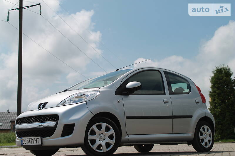Хетчбек Peugeot 107 2011 в Дрогобичі