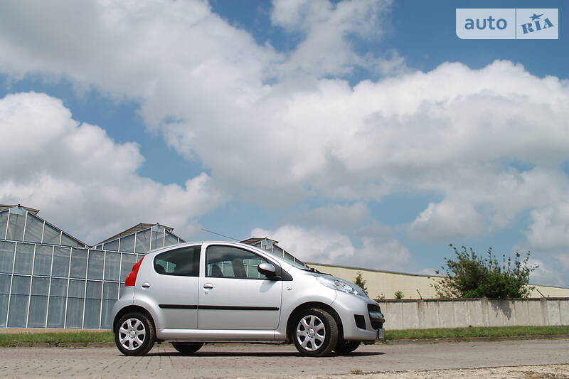 Хетчбек Peugeot 107 2011 в Дрогобичі