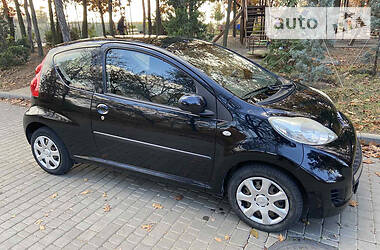 Хетчбек Peugeot 107 2011 в Одесі