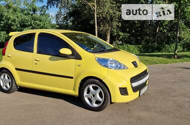 Хетчбек Peugeot 107 2010 в Дніпрі