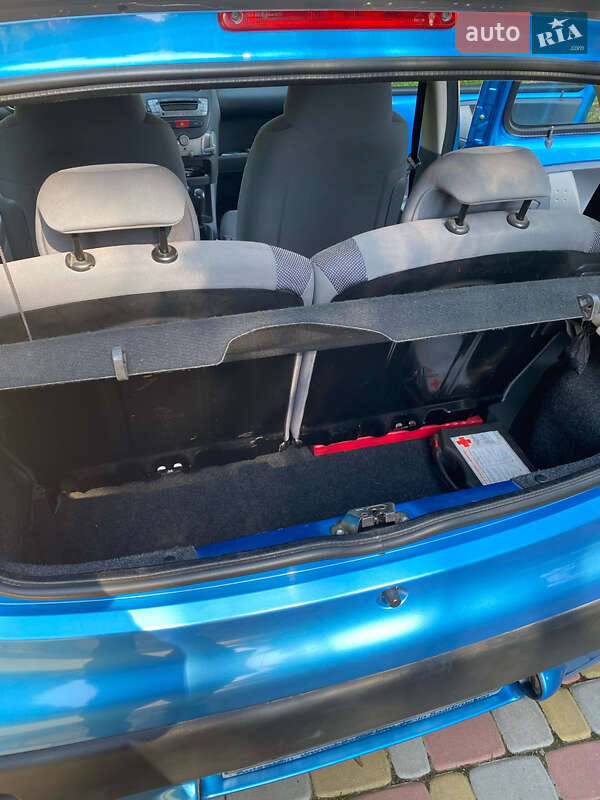 Хэтчбек Peugeot 107 2006 в Галиче