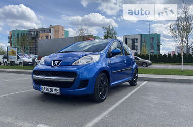 Хетчбек Peugeot 107 2011 в Софіївській Борщагівці