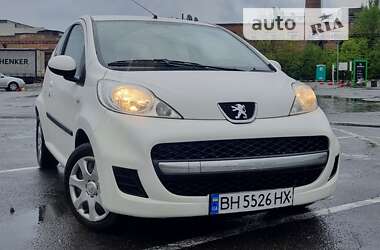 Хетчбек Peugeot 107 2012 в Одесі