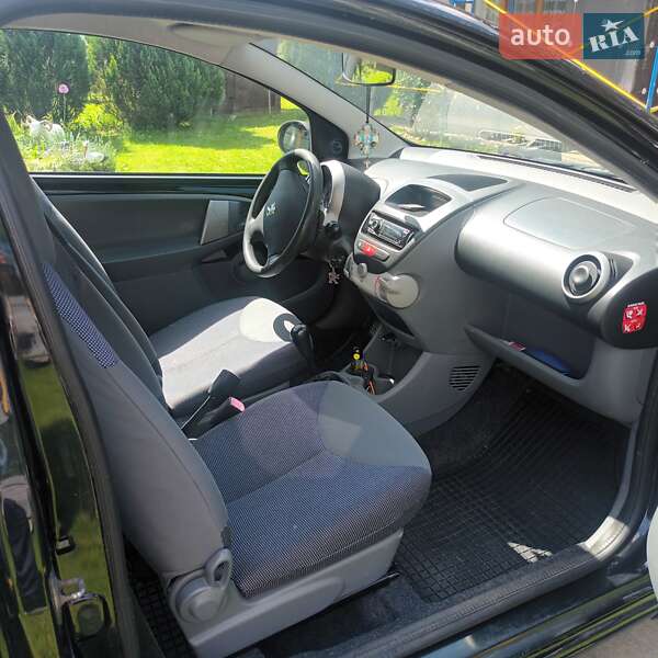 Хэтчбек Peugeot 107 2007 в Ужгороде