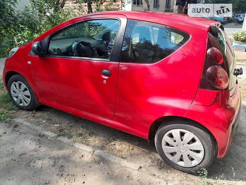 Хетчбек Peugeot 107 2012 в Києві