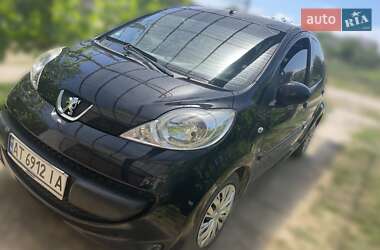 Хэтчбек Peugeot 107 2008 в 