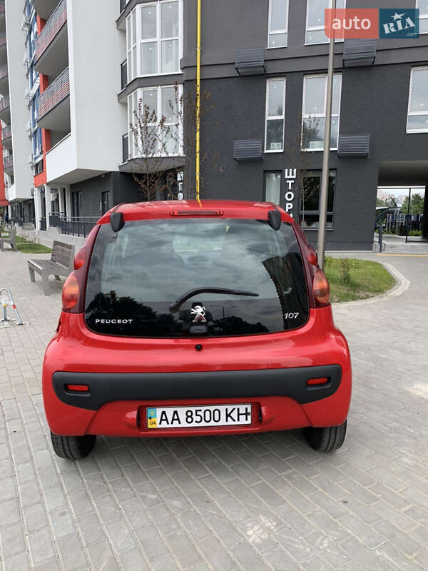 Хэтчбек Peugeot 107 2012 в Киеве