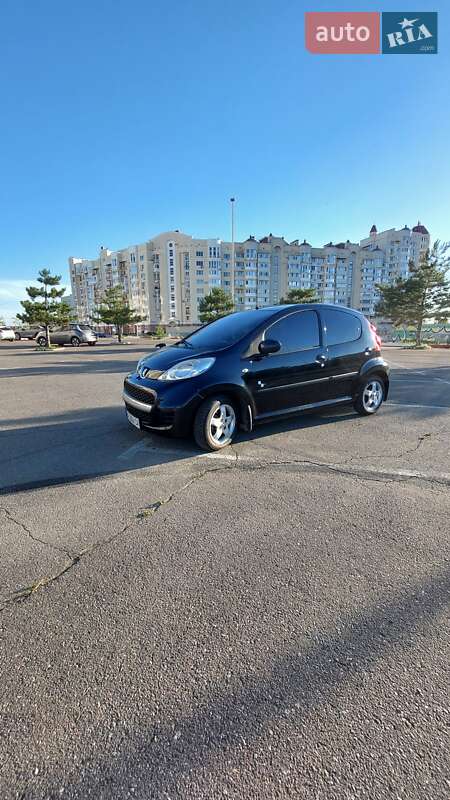 Хетчбек Peugeot 107 2011 в Миколаєві