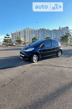 Хетчбек Peugeot 107 2011 в Миколаєві