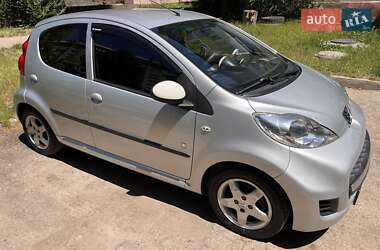 Хэтчбек Peugeot 107 2011 в Запорожье