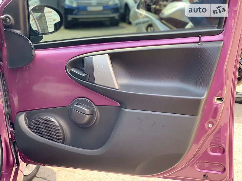 Хэтчбек Peugeot 107 2012 в Виннице