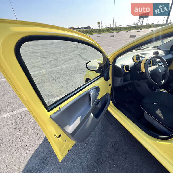 Хетчбек Peugeot 107 2010 в Львові